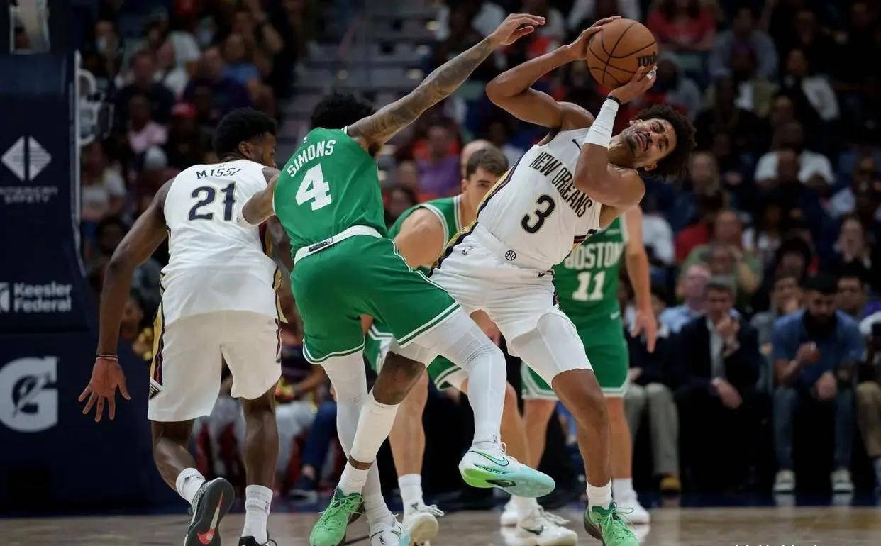 赛前新奥尔良鹈鹕调整名单以备国王杯，内部沟通环节打磨，气氛紧张，医务组通报恢复